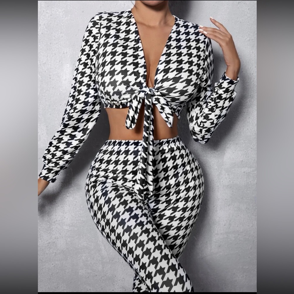Houndstooth 2 Pc Legging Cropped Top Set - Picture 4 of 10